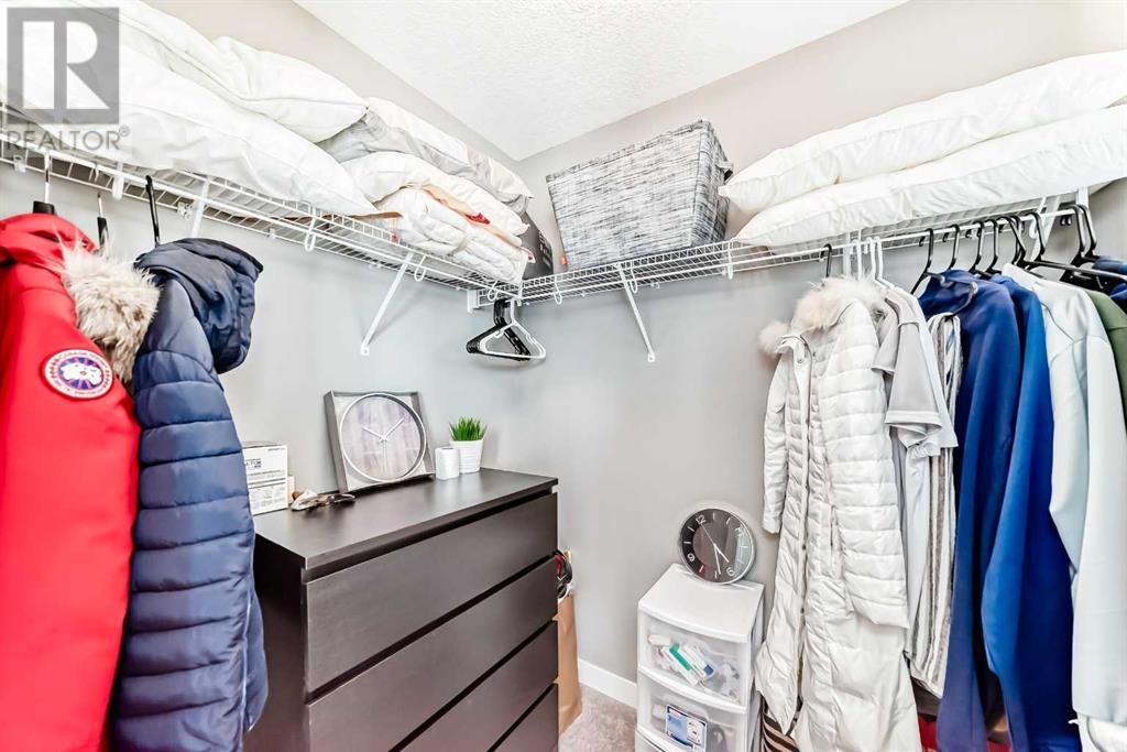 Single Family House for Sale in  Evansglen Circle NW Evanston Calgary 