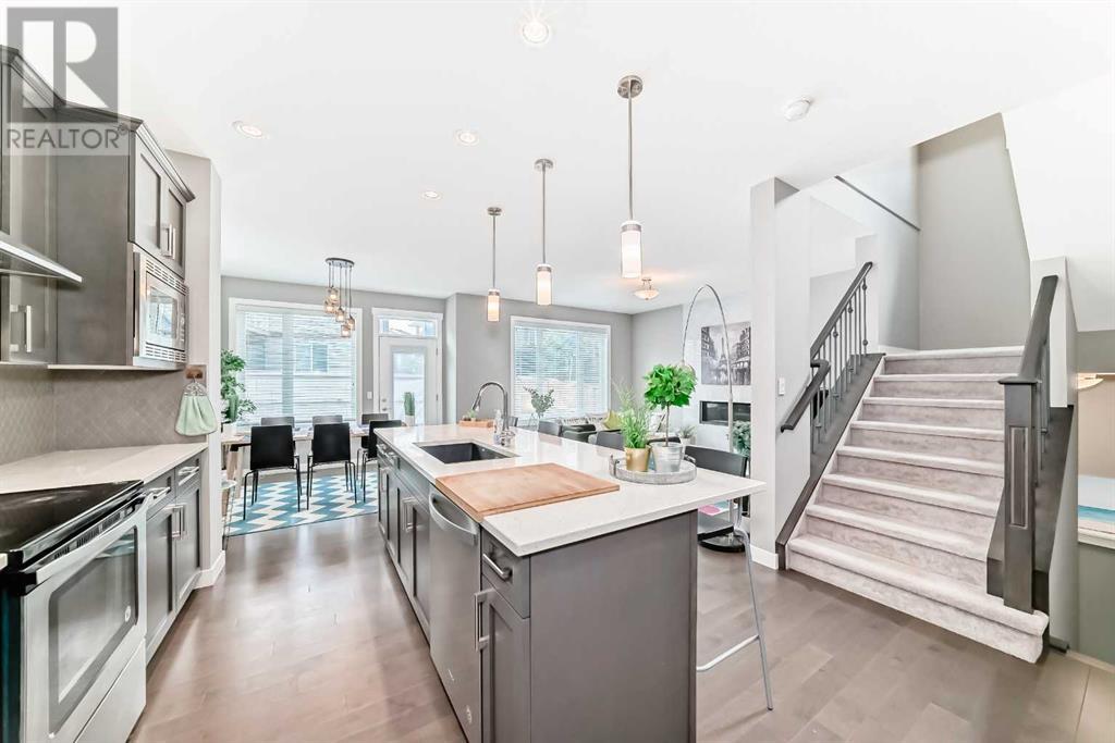 Single Family House for Sale in  Evansglen Circle NW Evanston Calgary 