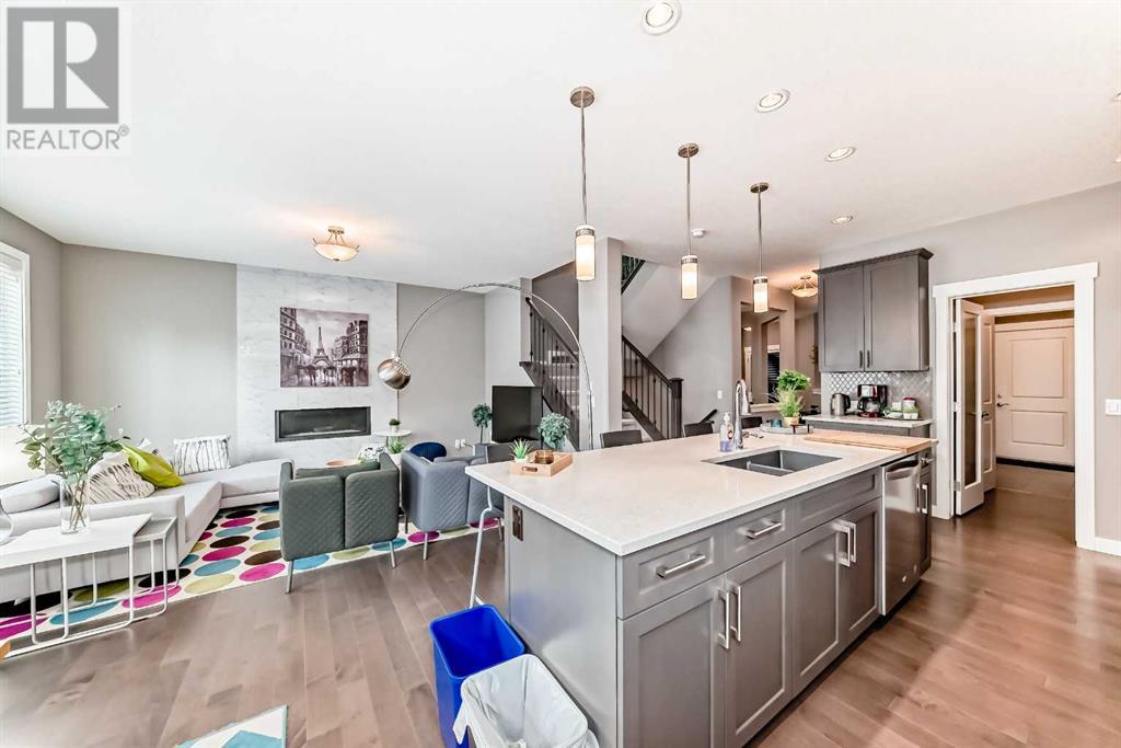 Single Family House for Sale in  Evansglen Circle NW Evanston Calgary 