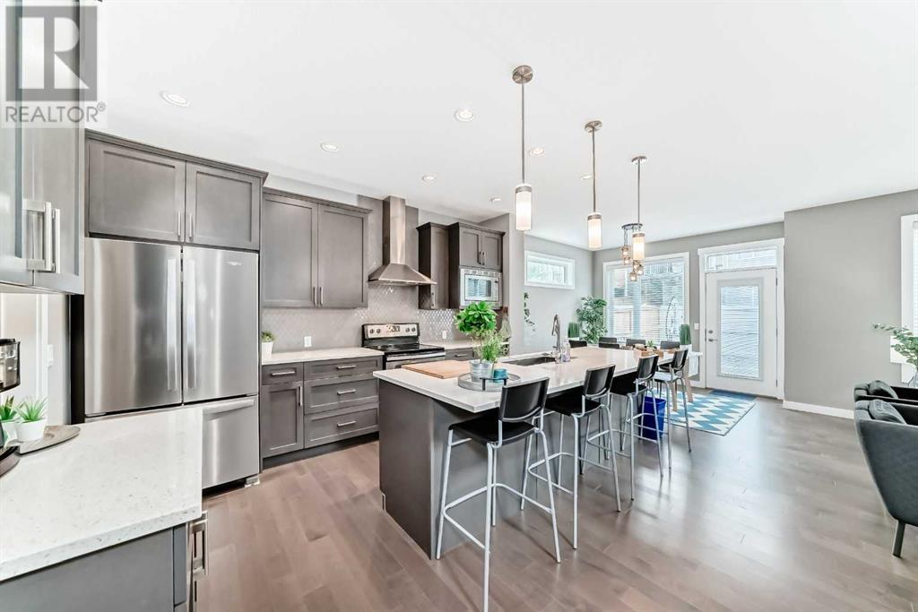 Single Family House for Sale in  Evansglen Circle NW Evanston Calgary 