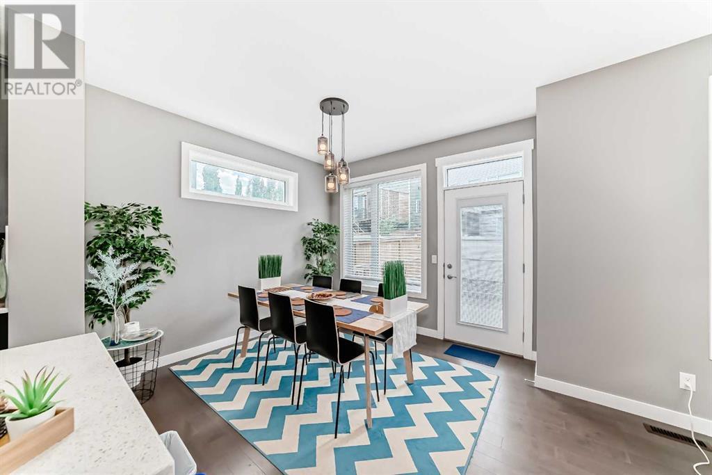 Single Family House for Sale in  Evansglen Circle NW Evanston Calgary 