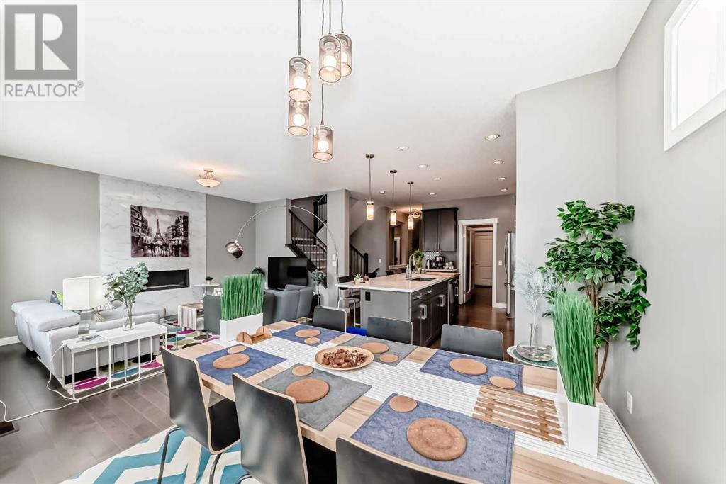 Single Family House for Sale in  Evansglen Circle NW Evanston Calgary 