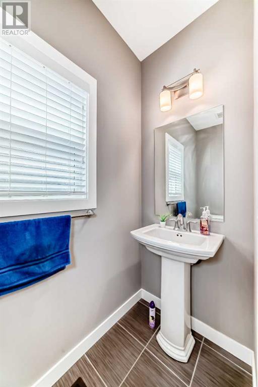 Single Family House for Sale in  Evansglen Circle NW Evanston Calgary 