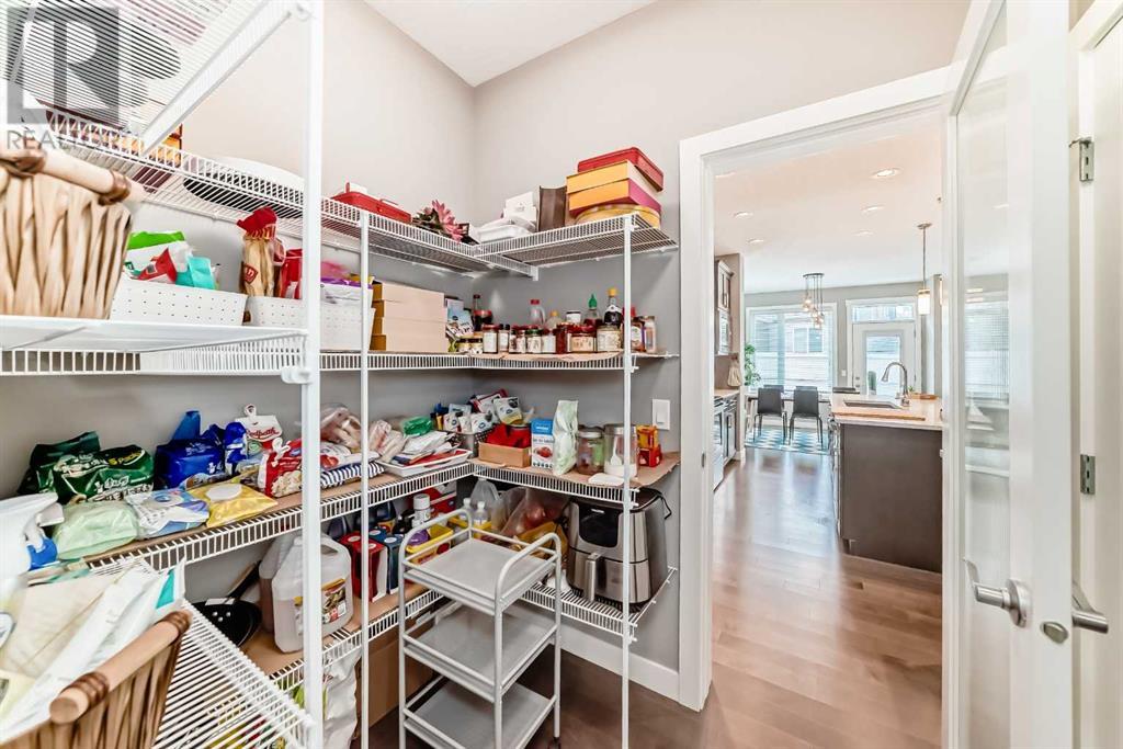 Single Family House for Sale in  Evansglen Circle NW Evanston Calgary 