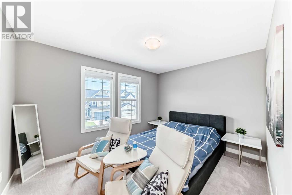 Single Family House for Sale in  Evansglen Circle NW Evanston Calgary 