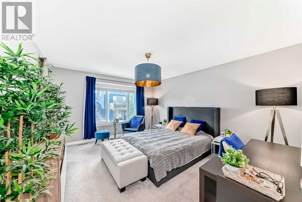 Single Family House for Sale in  Evansglen Circle NW Evanston Calgary 