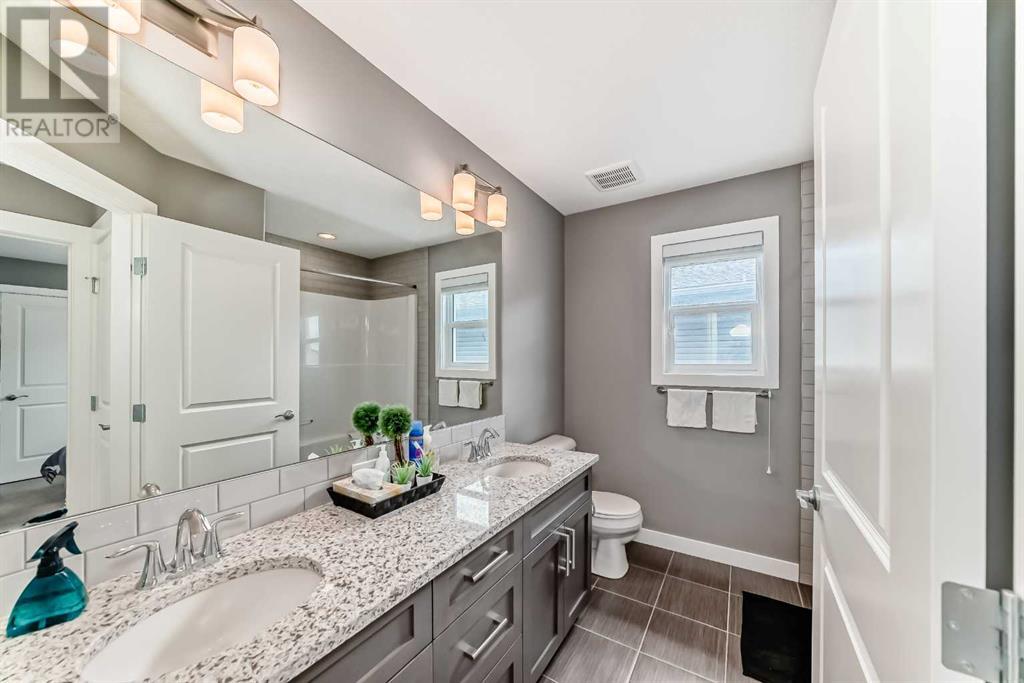 Single Family House for Sale in  Evansglen Circle NW Evanston Calgary 