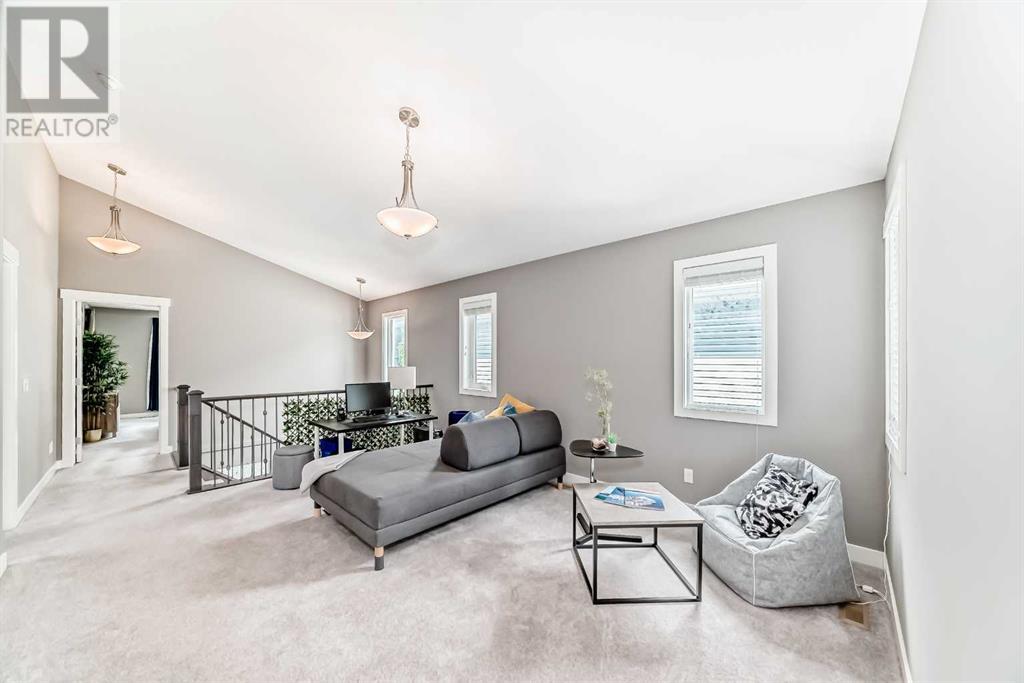 Single Family House for Sale in  Evansglen Circle NW Evanston Calgary 