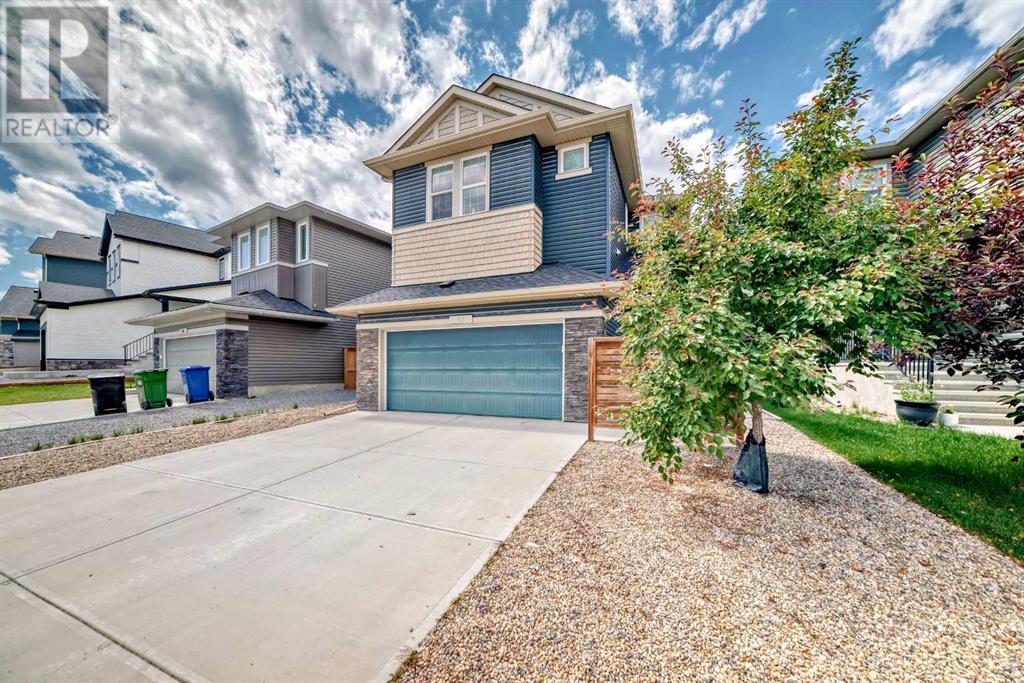 Single Family House for Sale in  Evansglen Circle NW Evanston Calgary 