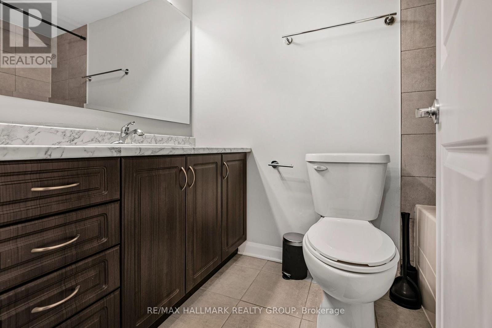 Photo 4 of C 500 Eldorado Private, Ottawa ON