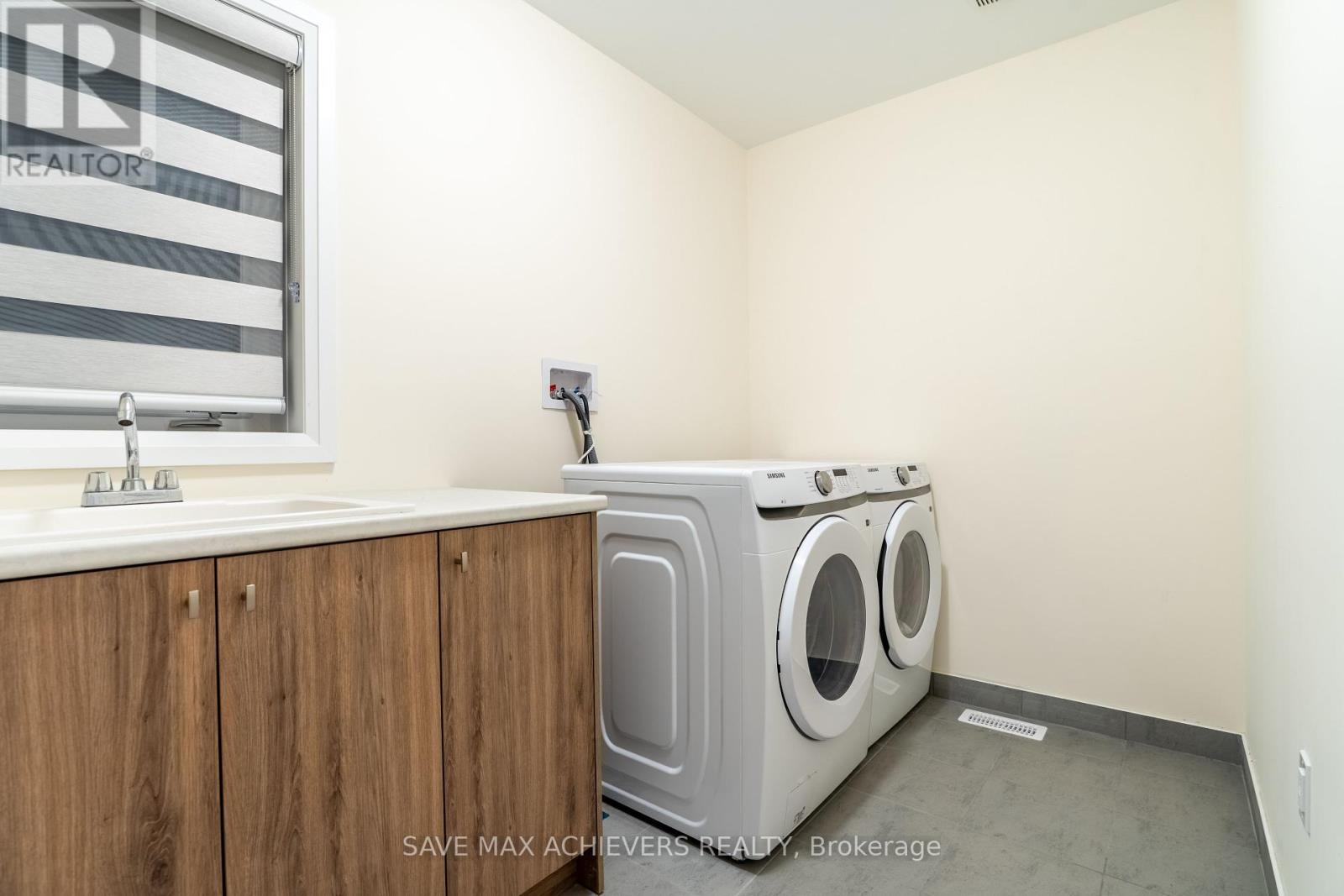 Photo 31 of 47 Daffodil Road, Springwater ON