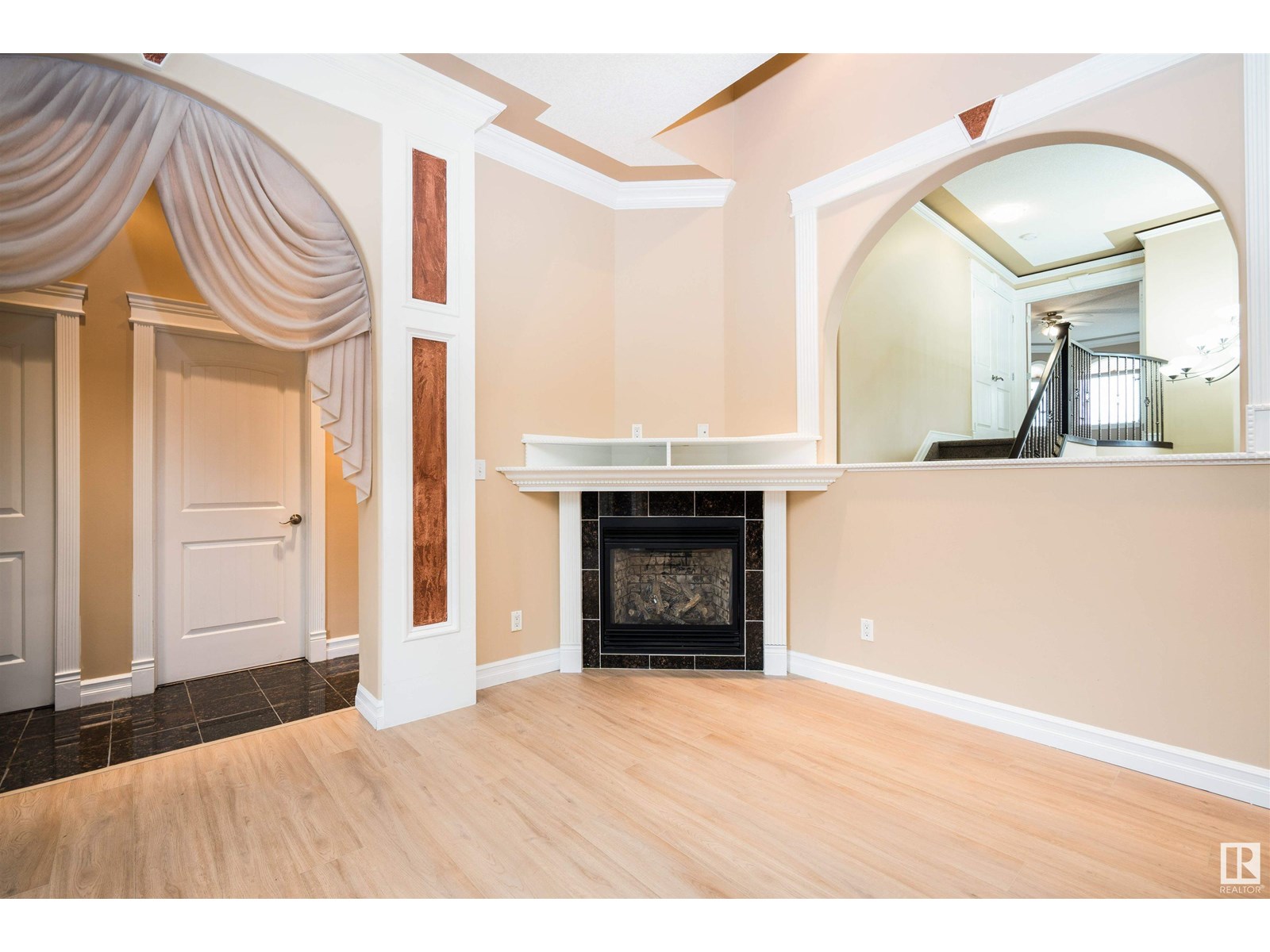 Photo 18 of 1527 67 St Sw, Edmonton AB
