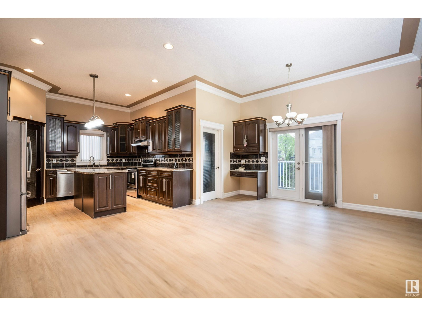 Photo 19 of 1527 67 St Sw, Edmonton AB