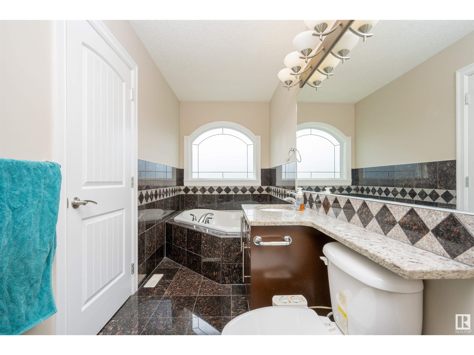 Photo 37 of 1527 67 St Sw, Edmonton AB