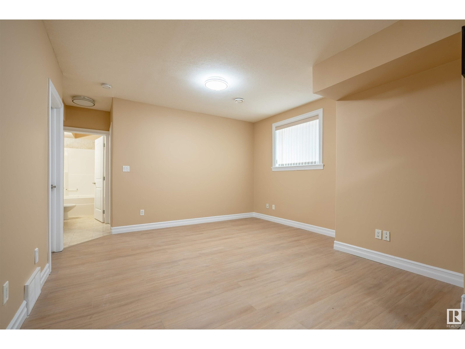 Photo 52 of 1527 67 St Sw, Edmonton AB