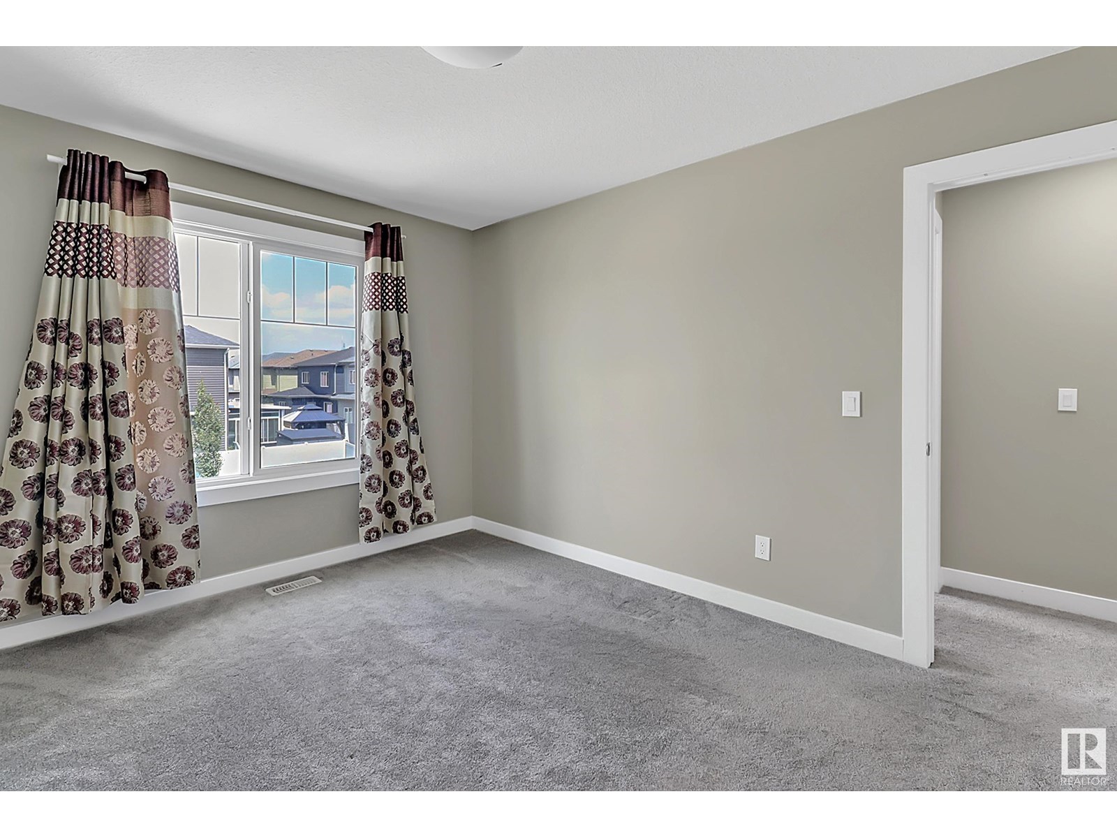 Photo 24 of 1419 150 Av Nw, Edmonton AB