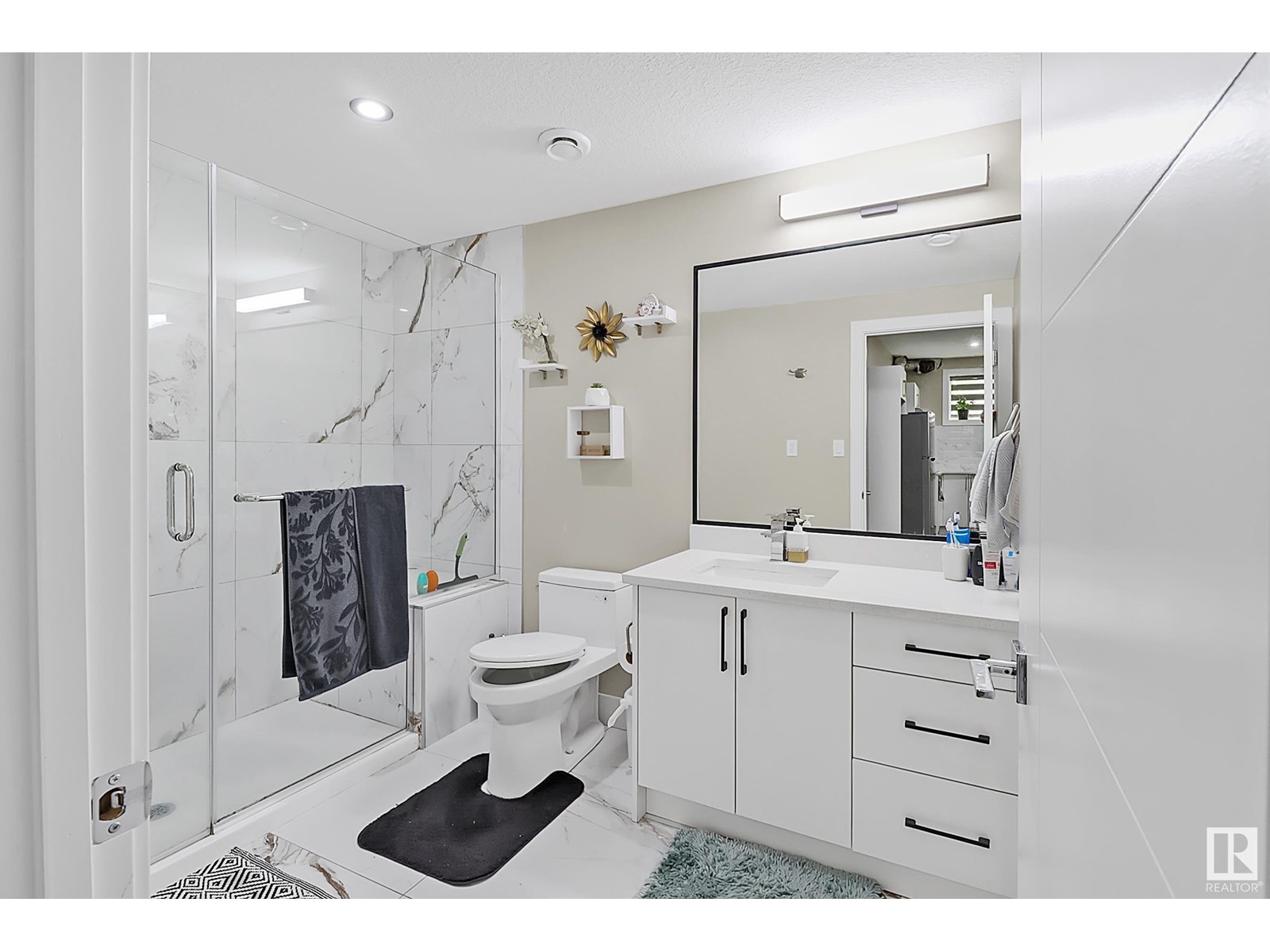 Photo 16 of 1419 150 Av Nw, Edmonton AB