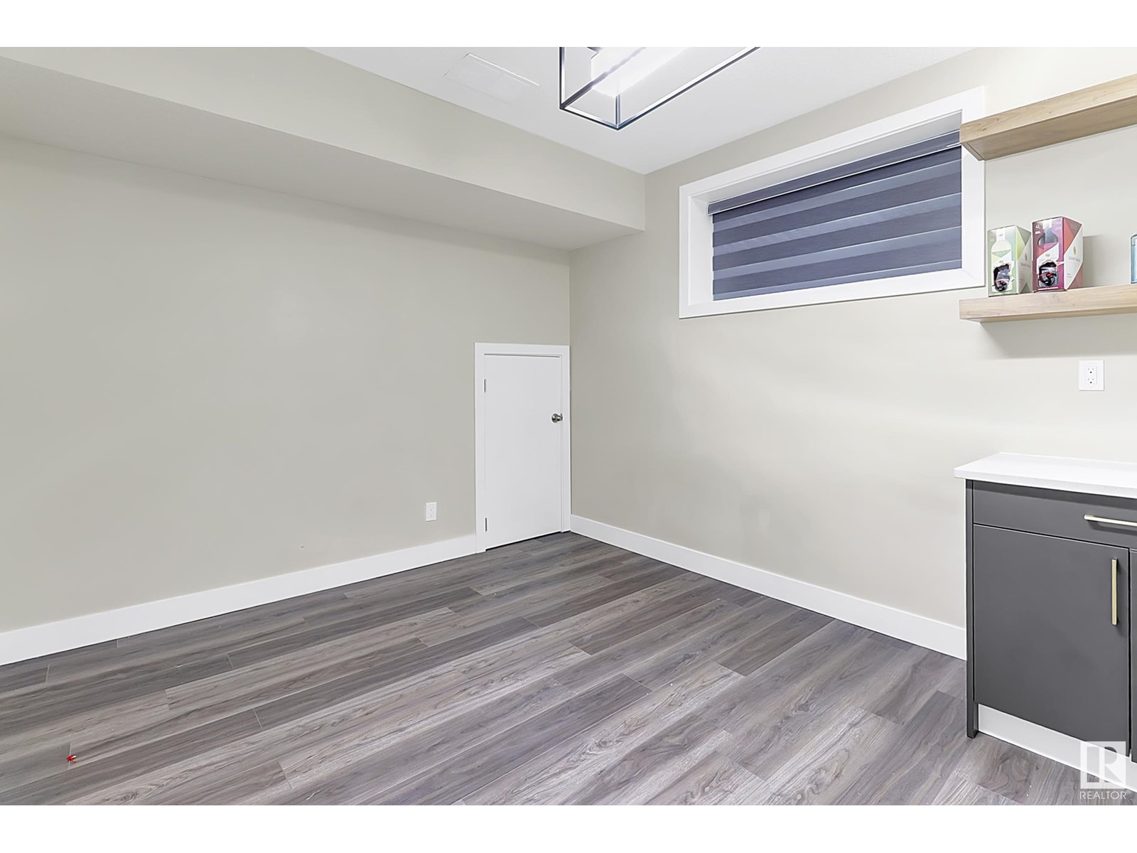 Photo 8 of 1419 150 Av Nw, Edmonton AB