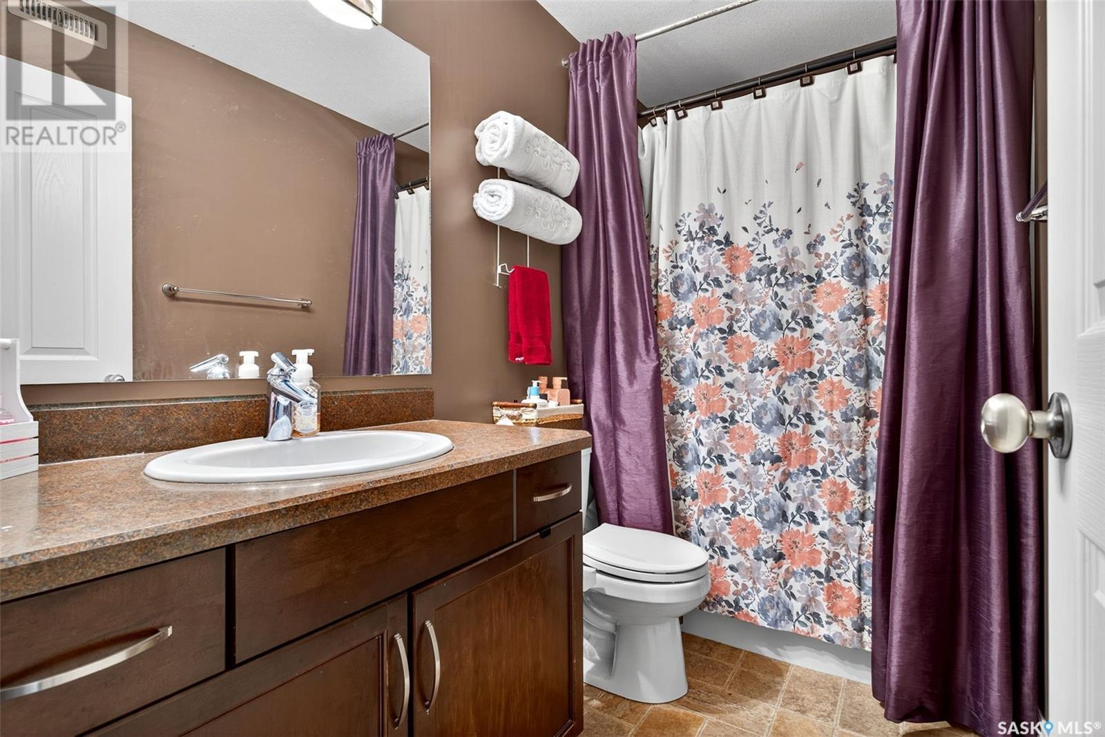 Single Family House 2 Level for Sale in  Connaught STREET Regina 