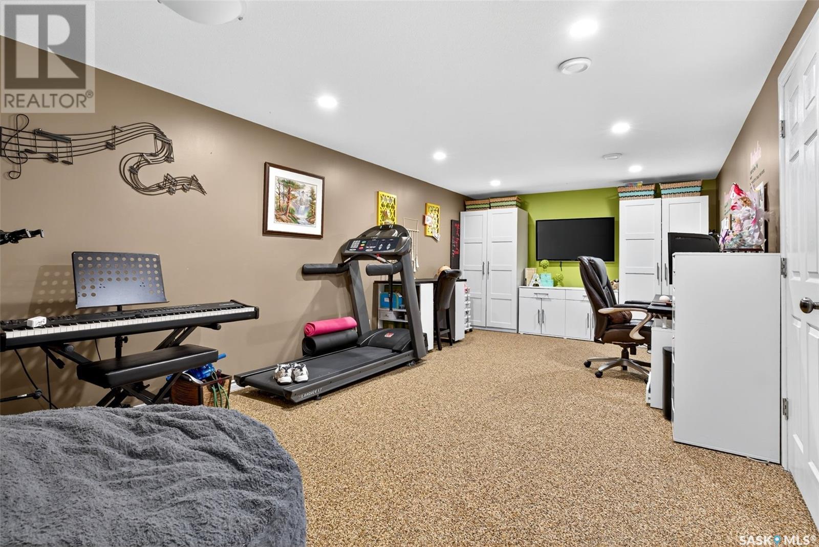Single Family House 2 Level for Sale in  Connaught STREET Regina 