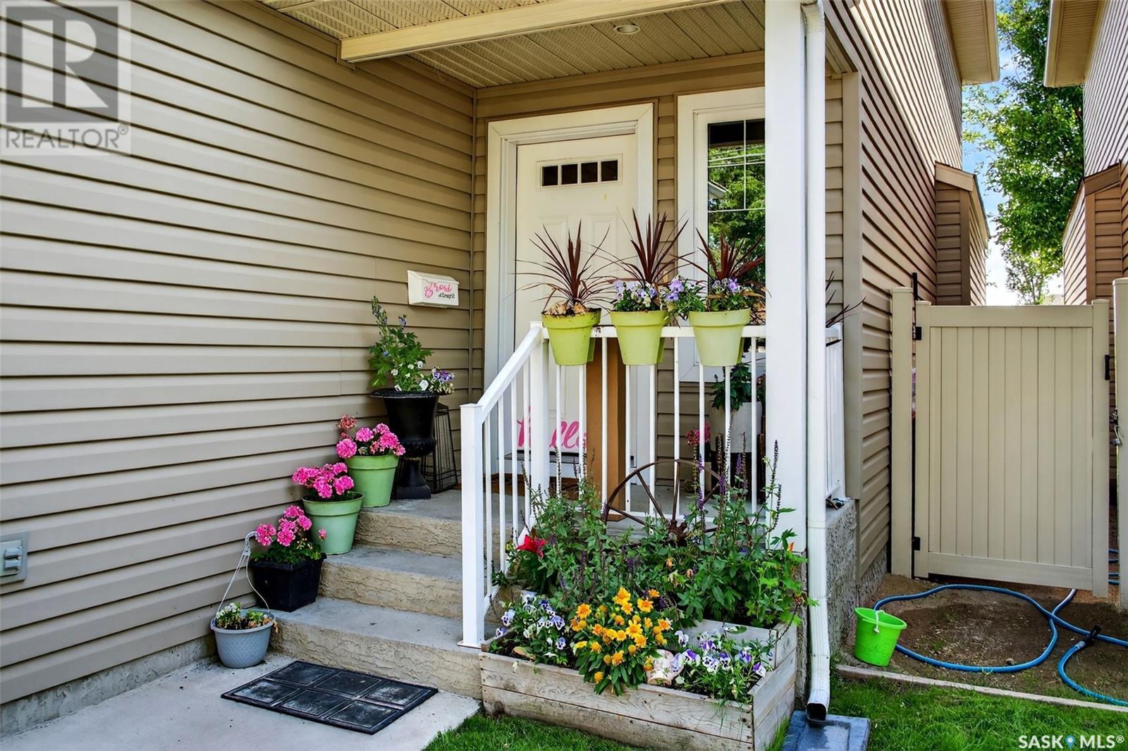 Single Family House 2 Level for Sale in  Connaught STREET Regina 