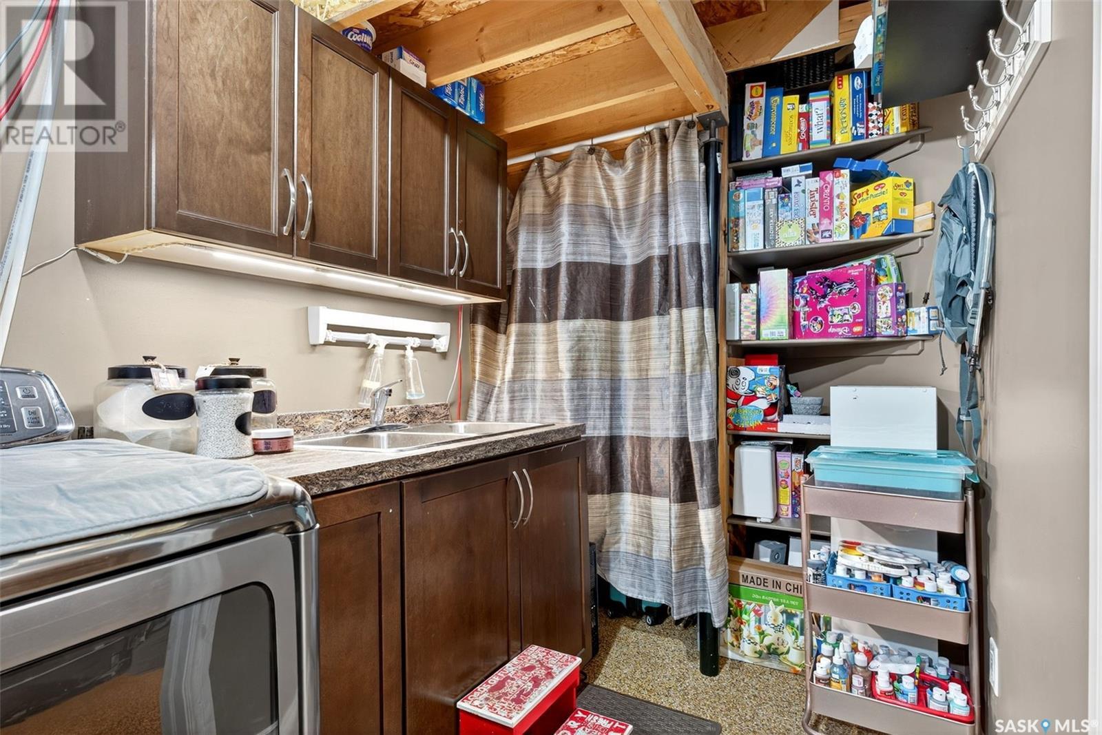 Single Family House 2 Level for Sale in  Connaught STREET Regina 