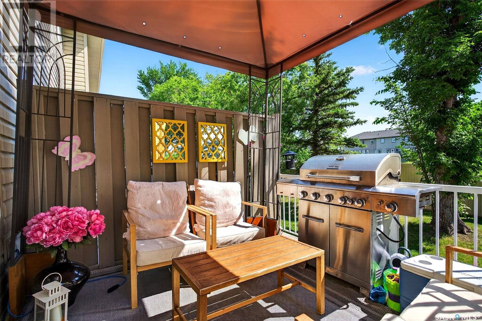 Single Family House 2 Level for Sale in  Connaught STREET Regina 