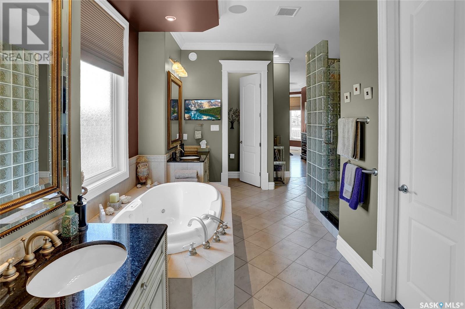 Photo 3 of 1453 Normandy Drive, Moose Jaw SK