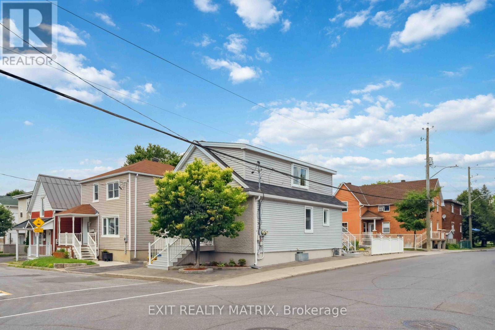 Corner lot, great access to major bus routes