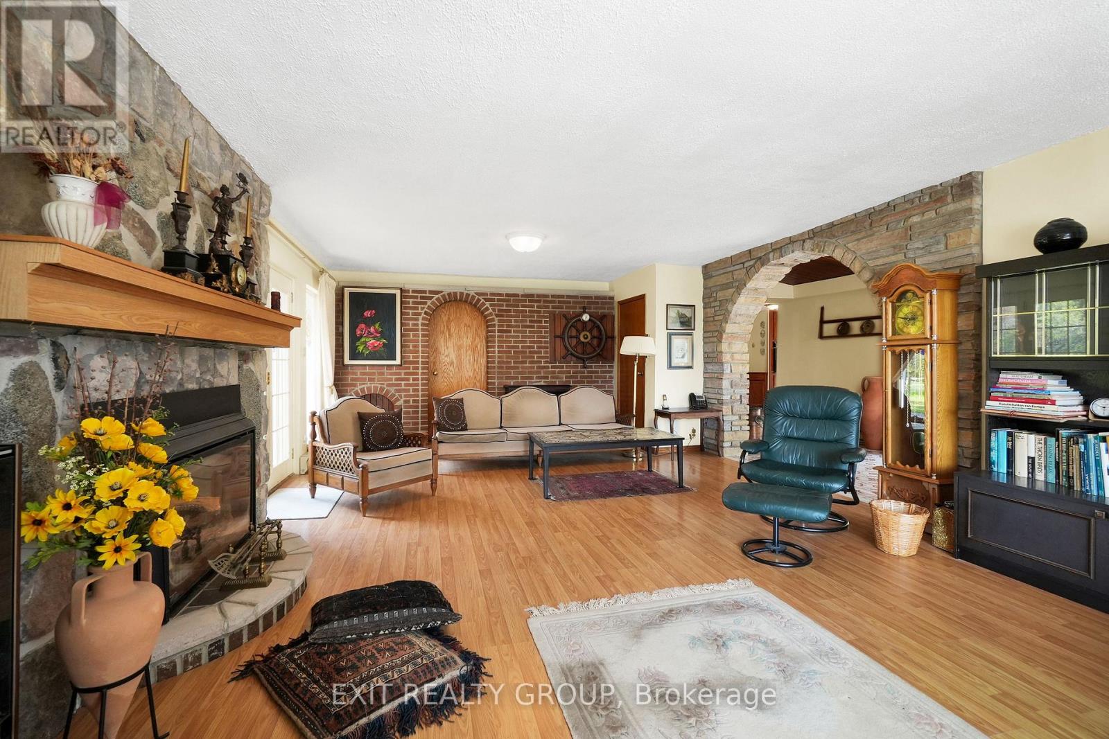 Photo 8 of 1249 Glen Miller Road, Quinte West ON