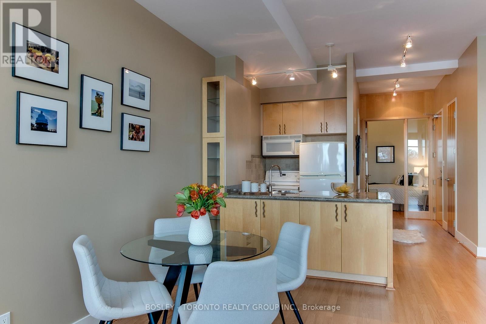 Photo 32 of 309 562 Eglinton Avenue E, Toronto ON