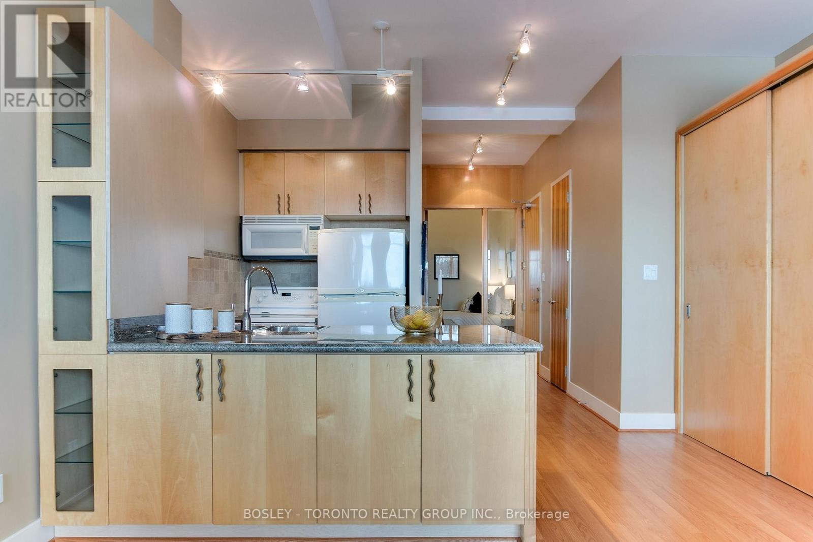 Photo 7 of 309 562 Eglinton Avenue E, Toronto ON