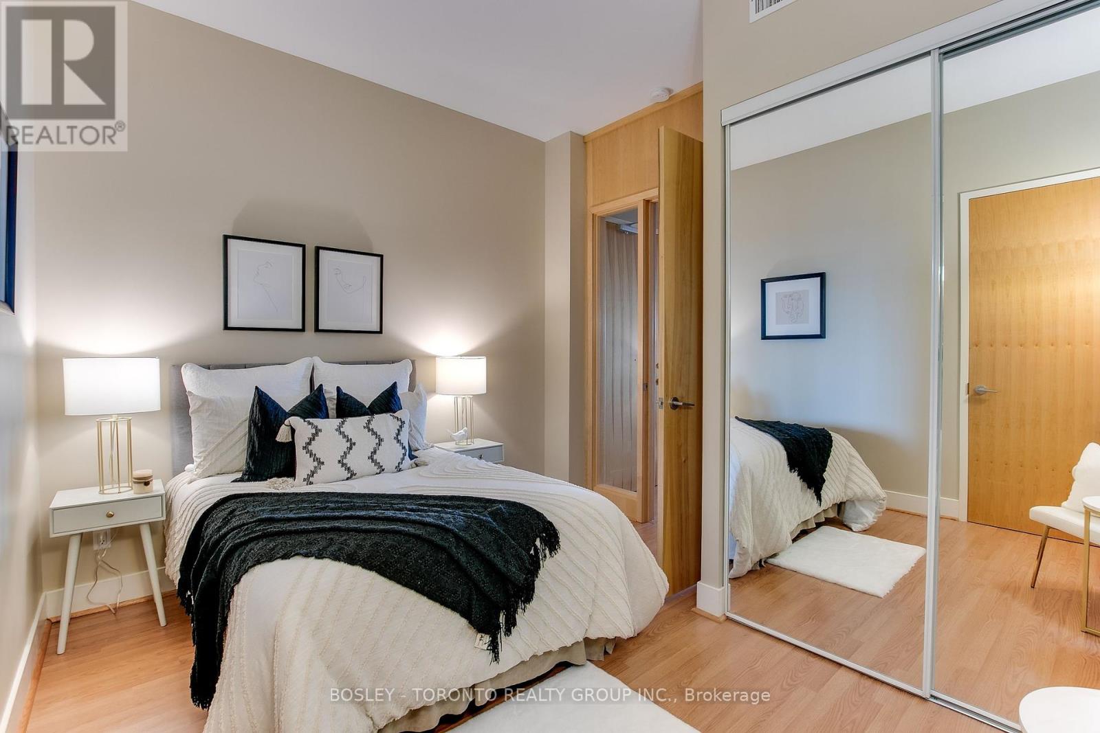 Photo 16 of 309 562 Eglinton Avenue E, Toronto ON
