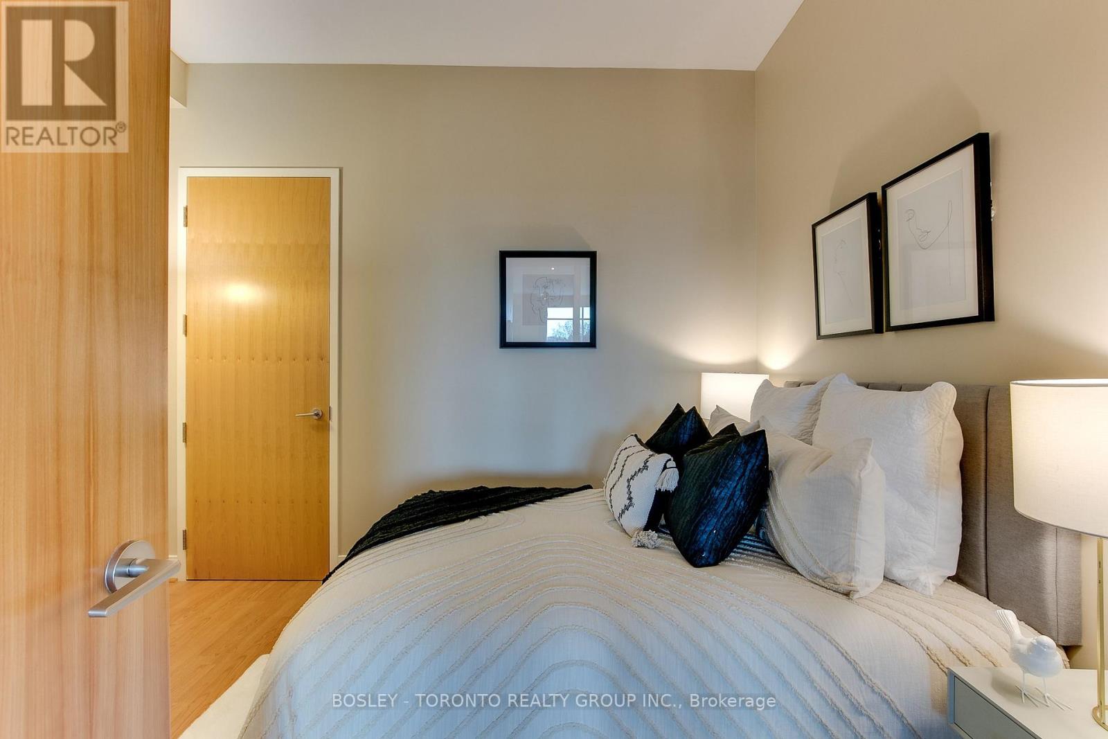 Photo 25 of 309 562 Eglinton Avenue E, Toronto ON