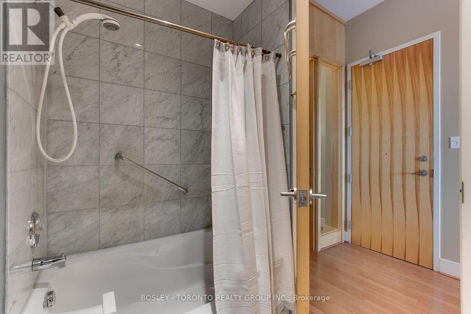 Photo 18 of 309 562 Eglinton Avenue E, Toronto ON