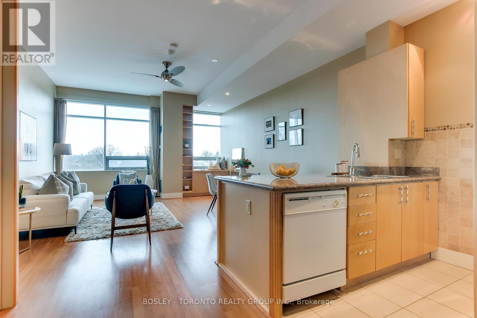 Photo 9 of 309 562 Eglinton Avenue E, Toronto ON