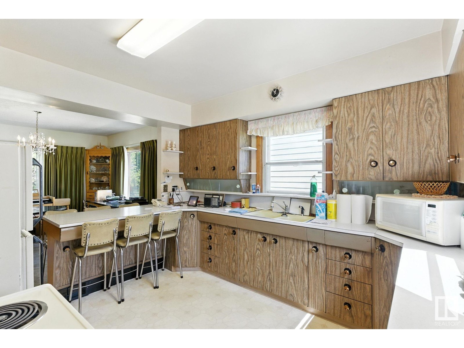 Photo 1 of 11033 107 St Nw, Edmonton AB