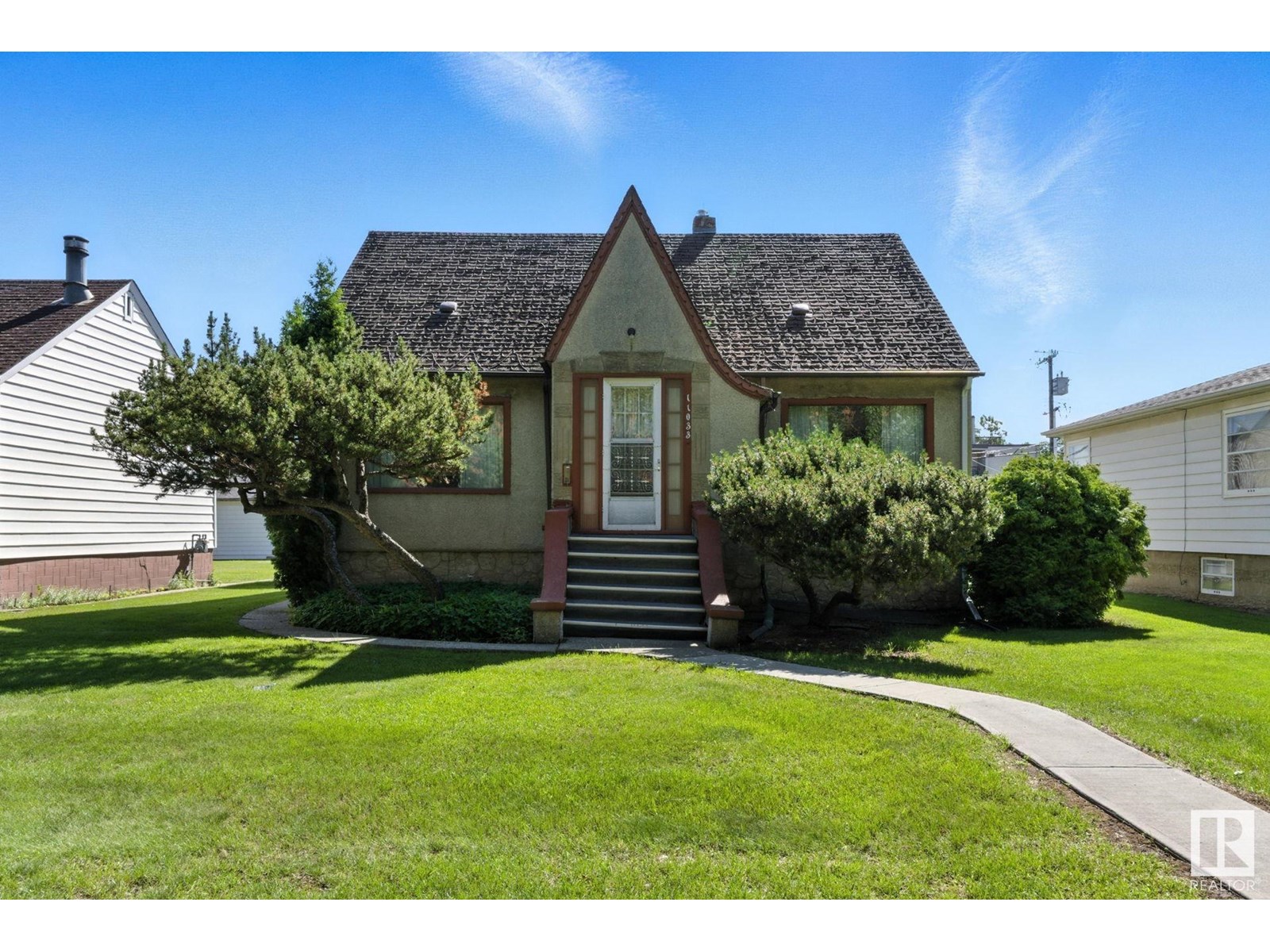 Photo 3 of 11033 107 St Nw, Edmonton AB