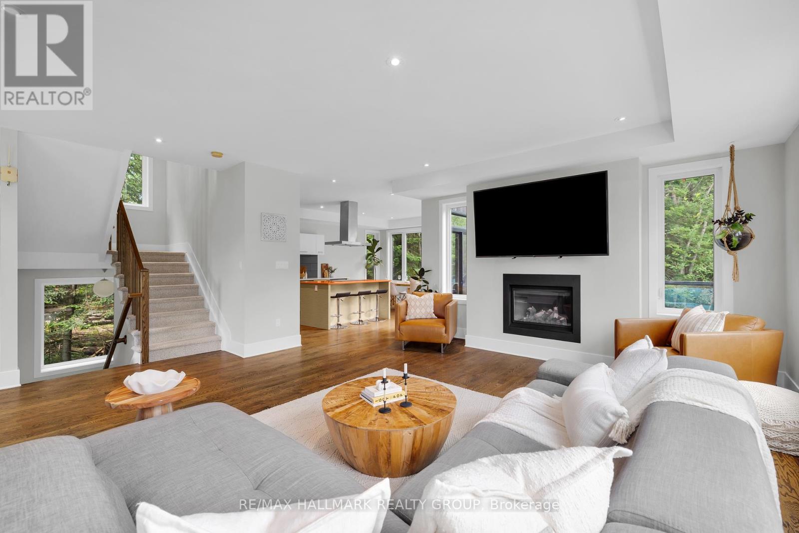 Photo 6 of 3311 Barlow Crescent, Ottawa ON