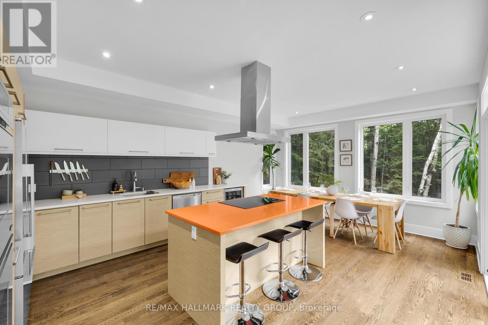 Photo 7 of 3311 Barlow Crescent, Ottawa ON