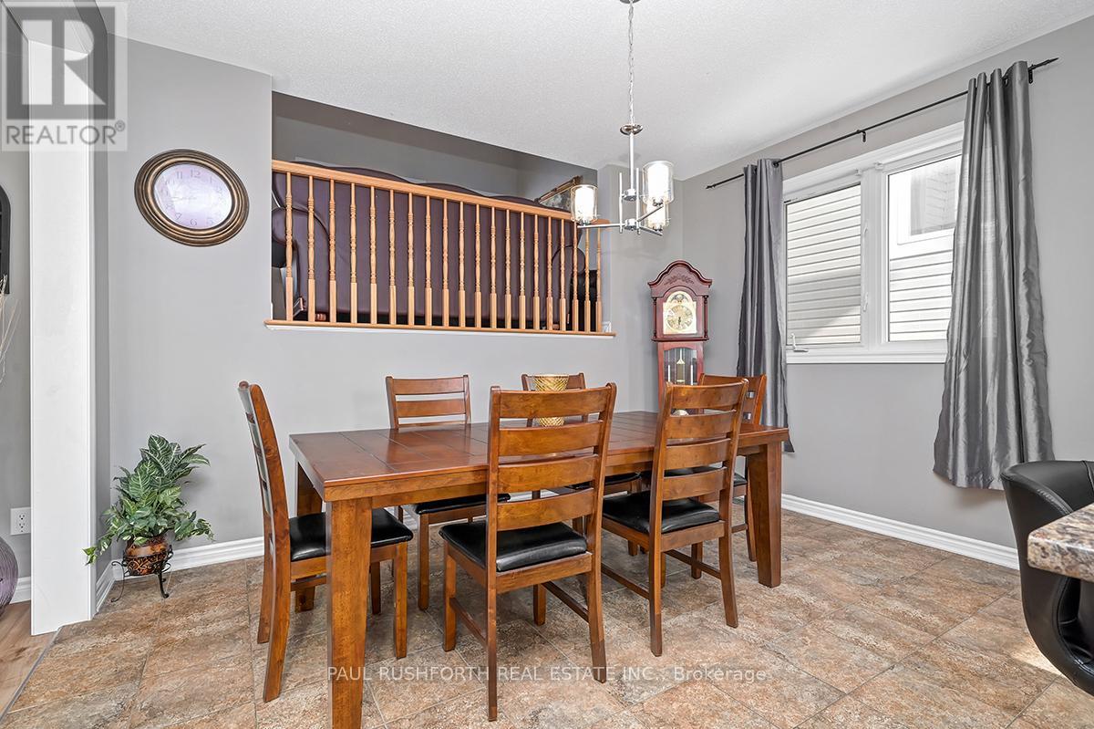 Photo 14 of 609 Dundonald Drive, Ottawa ON