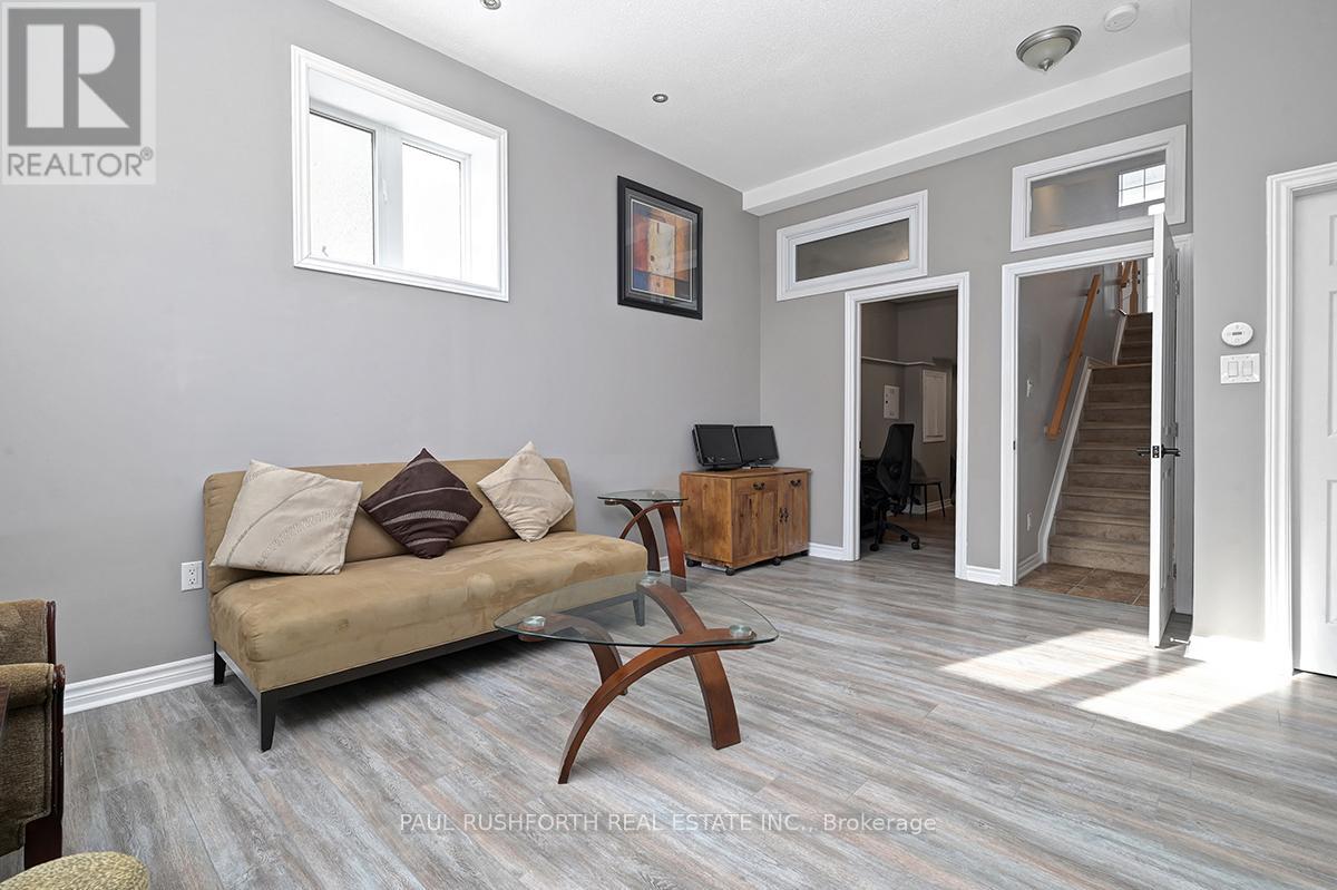 Photo 18 of 609 Dundonald Drive, Ottawa ON