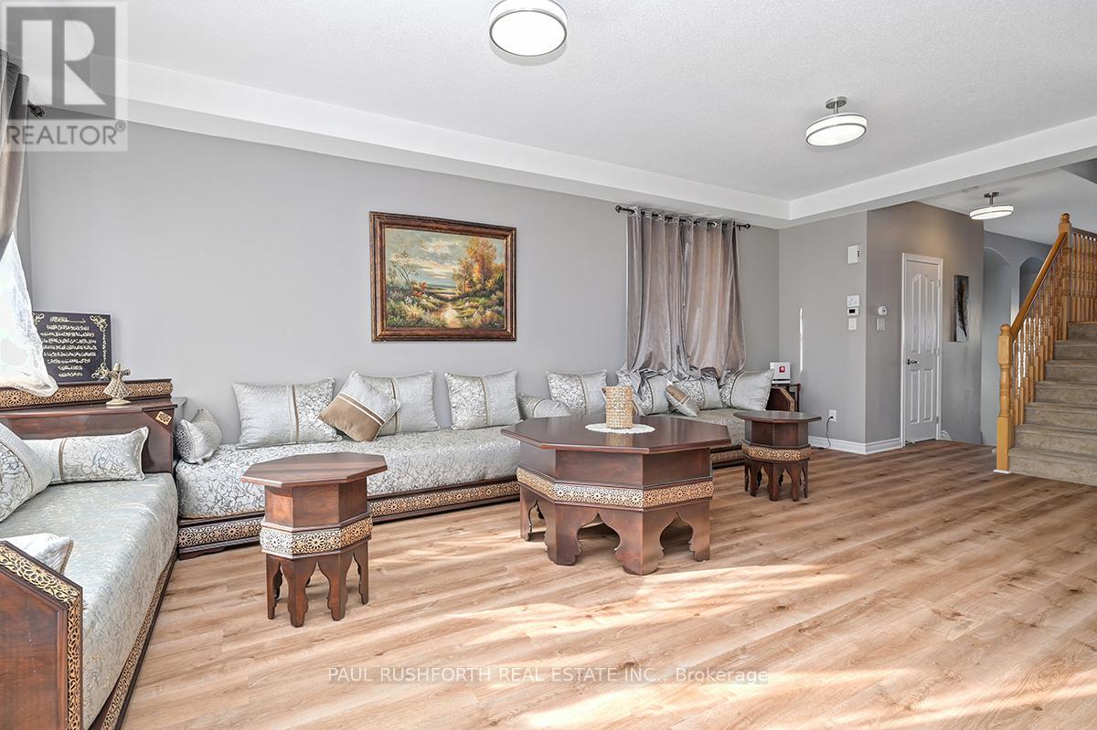 Photo 4 of 609 Dundonald Drive, Ottawa ON