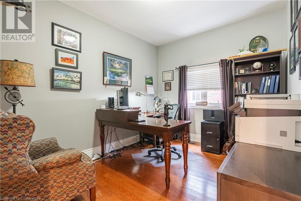 Photo 11 of 7 Riesling Street, Grimsby ON
