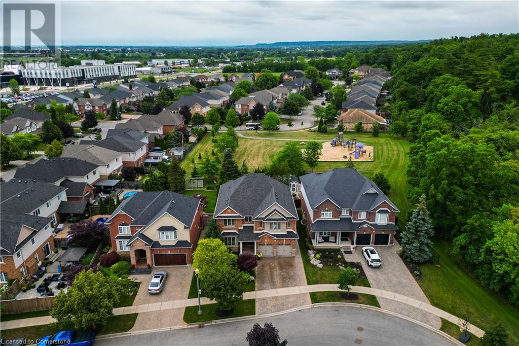 Photo 37 of 7 Riesling Street, Grimsby ON