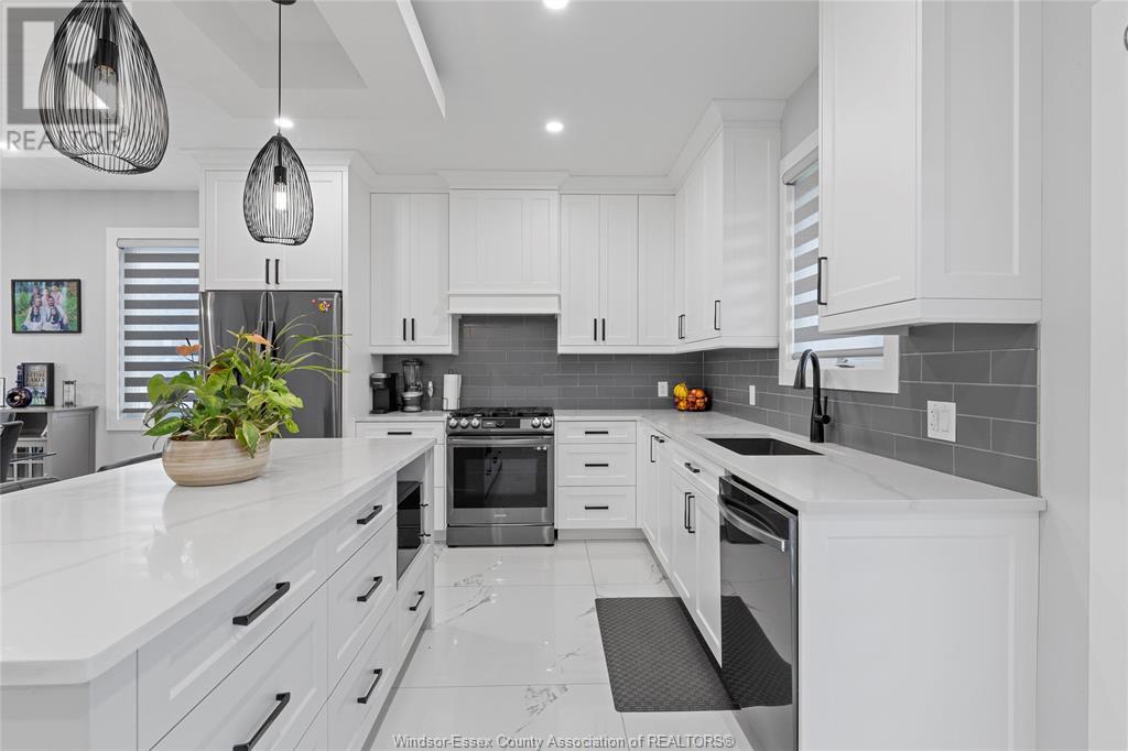 Photo 13 of 1067 Maple Avenue, Kingsville ON
