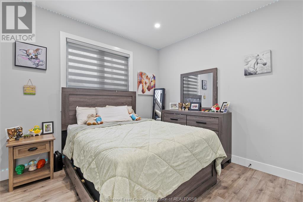 Photo 18 of 1067 Maple Avenue, Kingsville ON