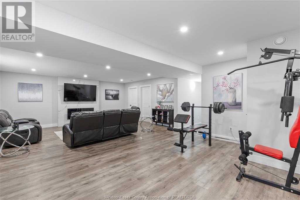 Photo 21 of 1067 Maple Avenue, Kingsville ON
