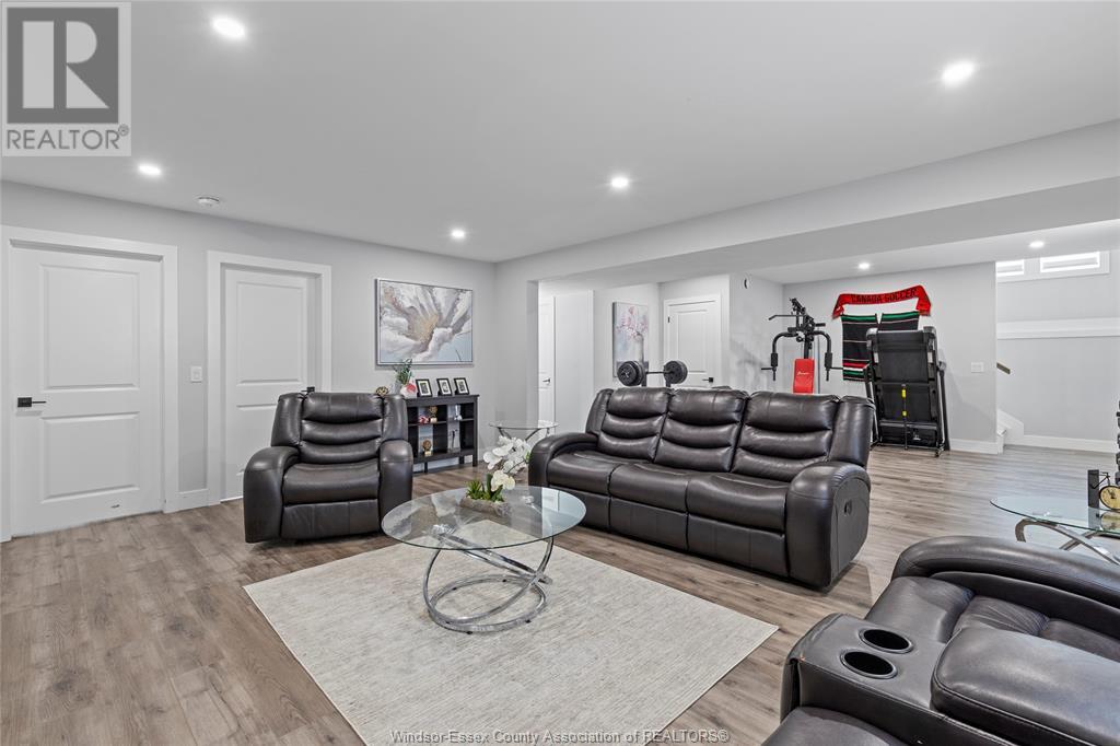 Photo 23 of 1067 Maple Avenue, Kingsville ON