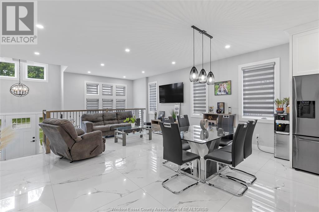 Photo 8 of 1067 Maple Avenue, Kingsville ON